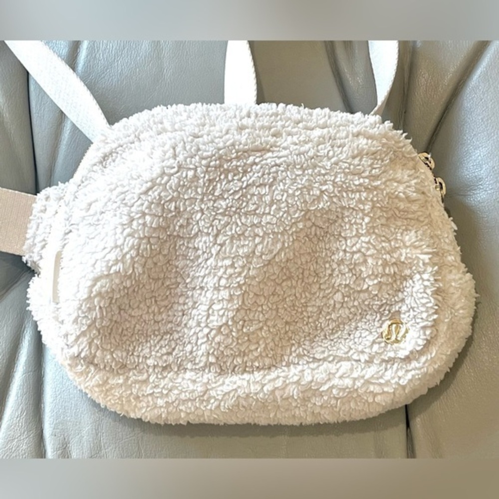 LULULEMON :: BELT BAG